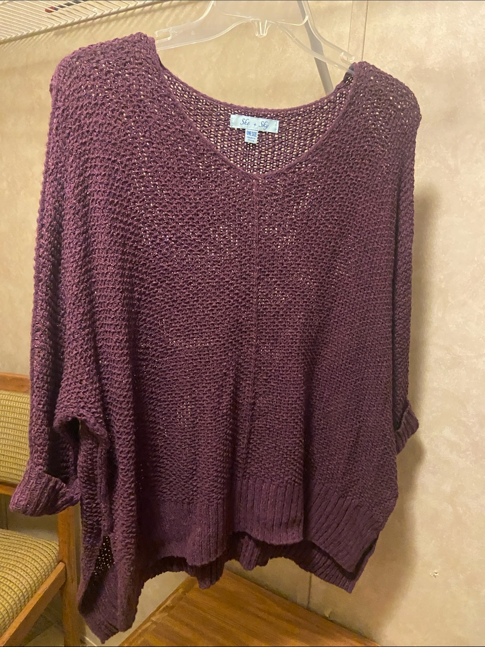 She + Sky Relaxed V-Neck Sweater in Plum